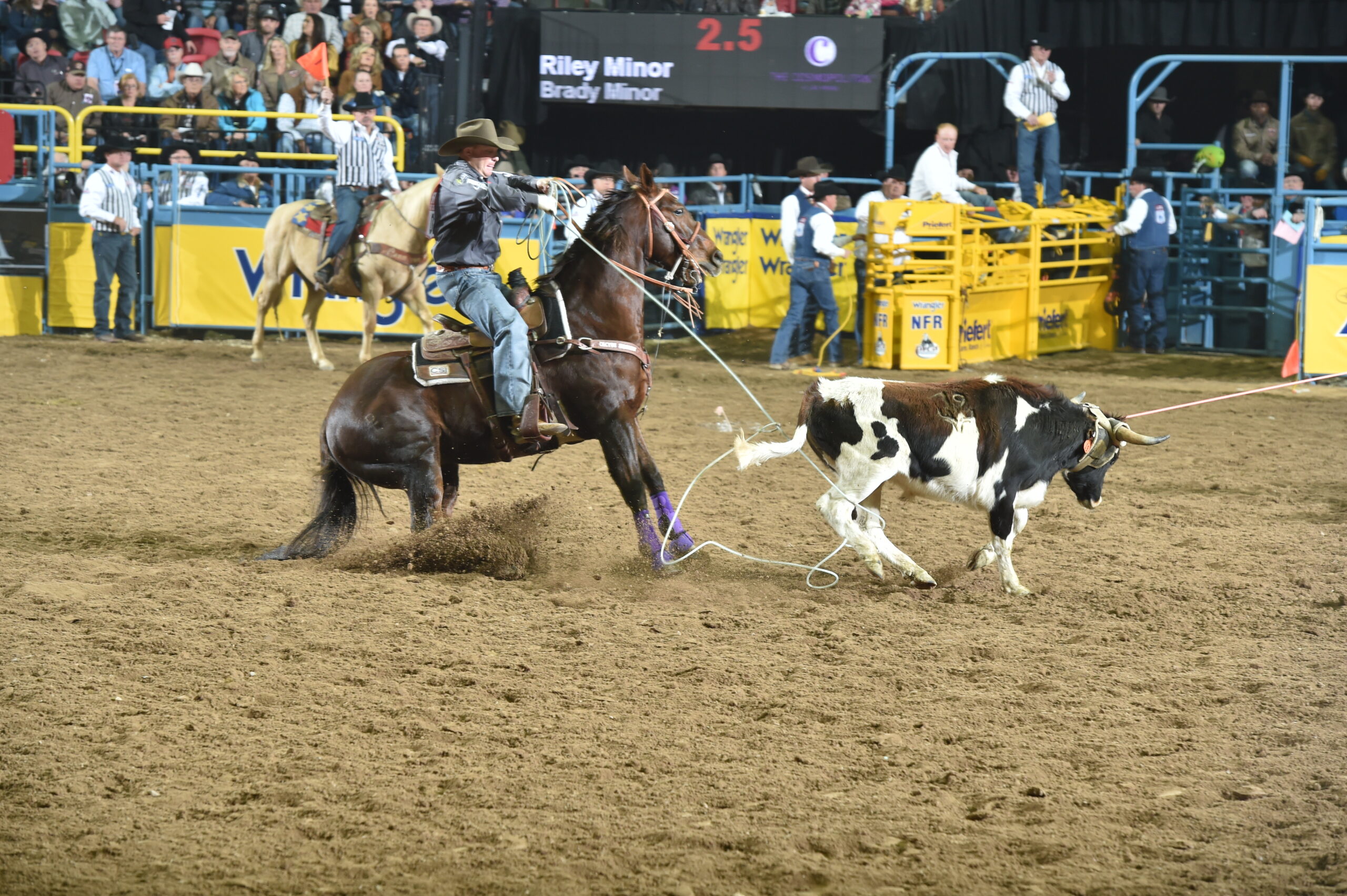 Brady Minor and Rey compete in the Fourth Round of the 2016 NFR.